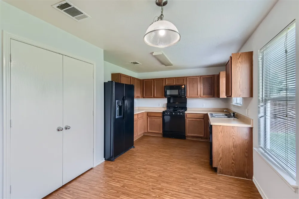 18408 Cloudmore Lane Elgin, TX 78621