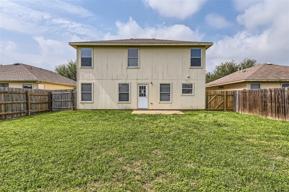 18408 Cloudmore Lane Elgin, TX 78621