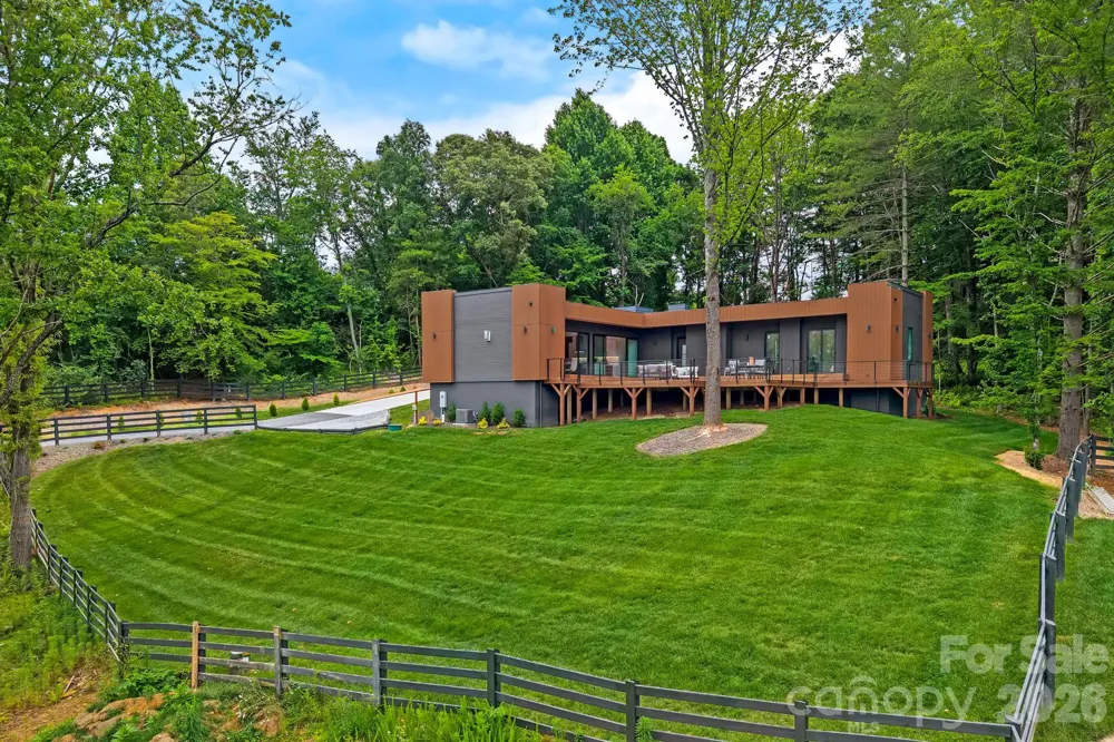 200 Manchester Way Mills River, NC 28759