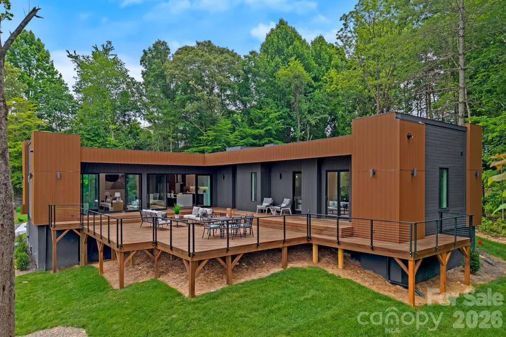 200 Manchester Way Mills River, NC 28759