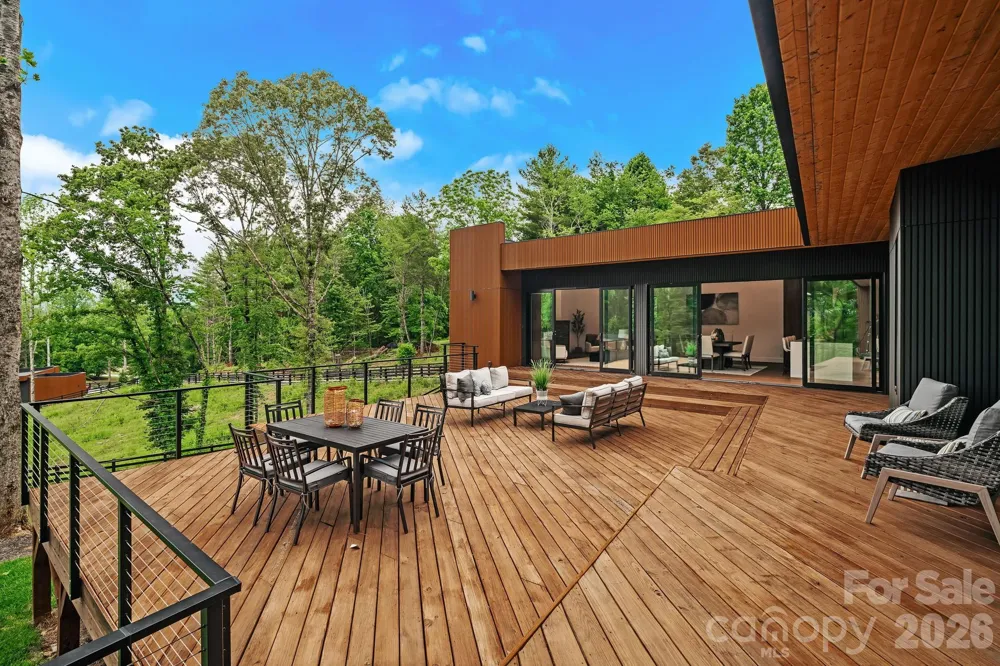 200 Manchester Way Mills River, NC 28759