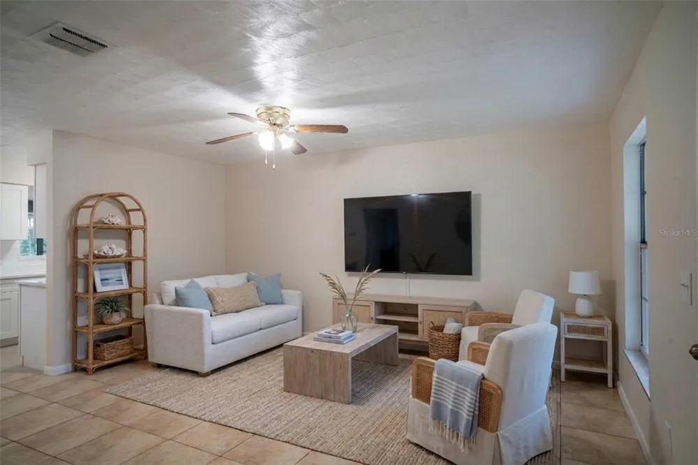 377 JEFFERSON DRIVE Casselberry, FL 32707