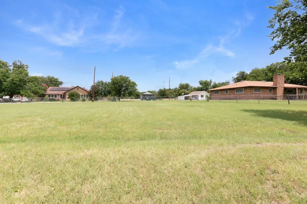 102 Elmo Street Florence, TX 76527