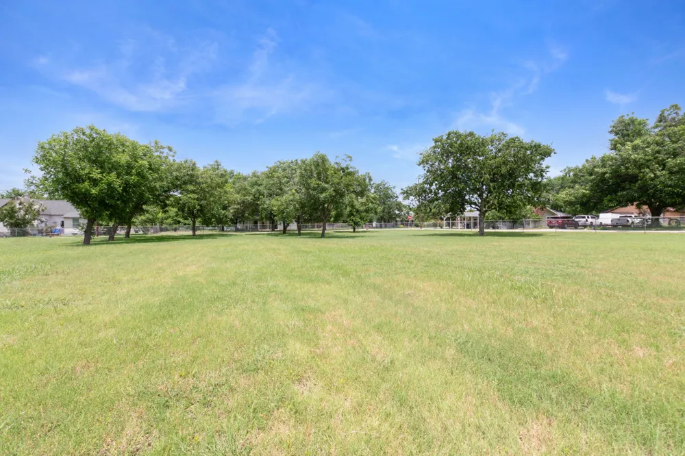 102 Elmo Street Florence, TX 76527