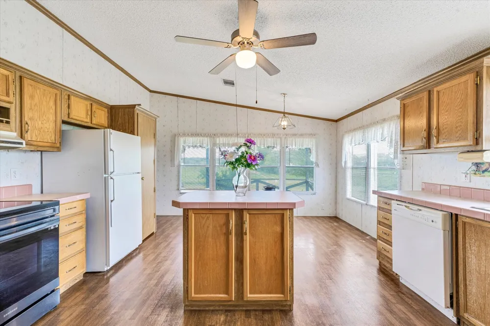 14858 Fm 1322 Luling, TX 78648