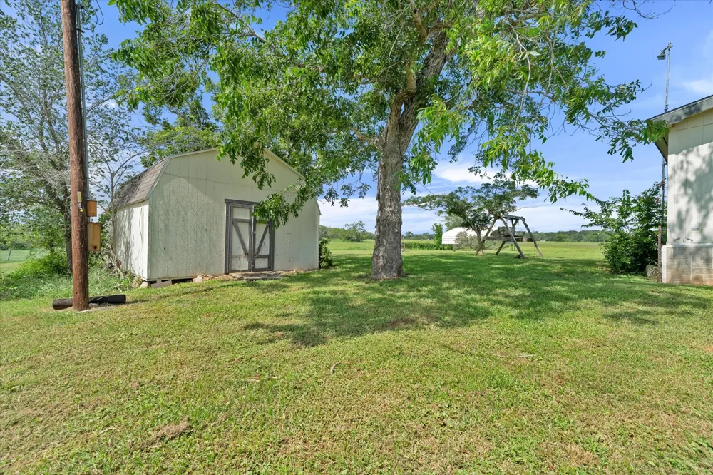 14858 Fm 1322 Luling, TX 78648