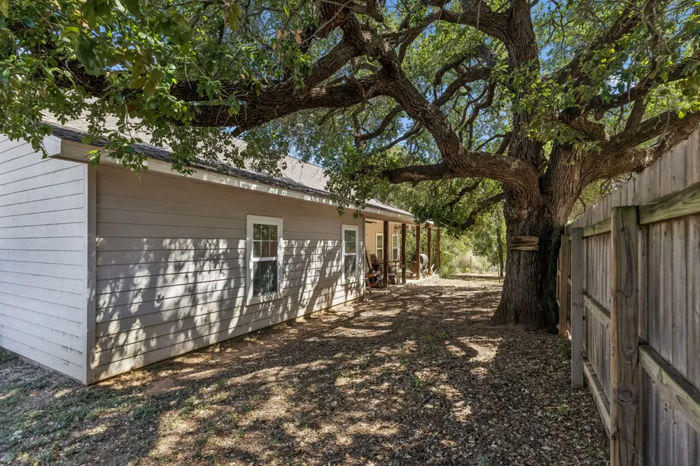 2302 Belaire Drive Granite Shoals, TX 78654