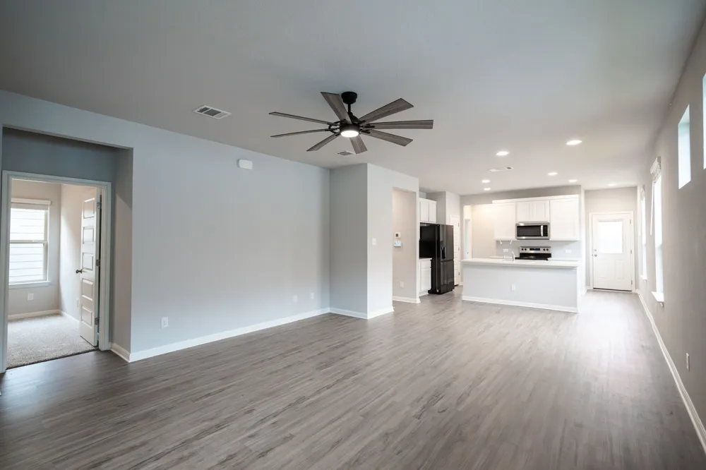208 Kellys Heroes Way Jarrell, TX 76537