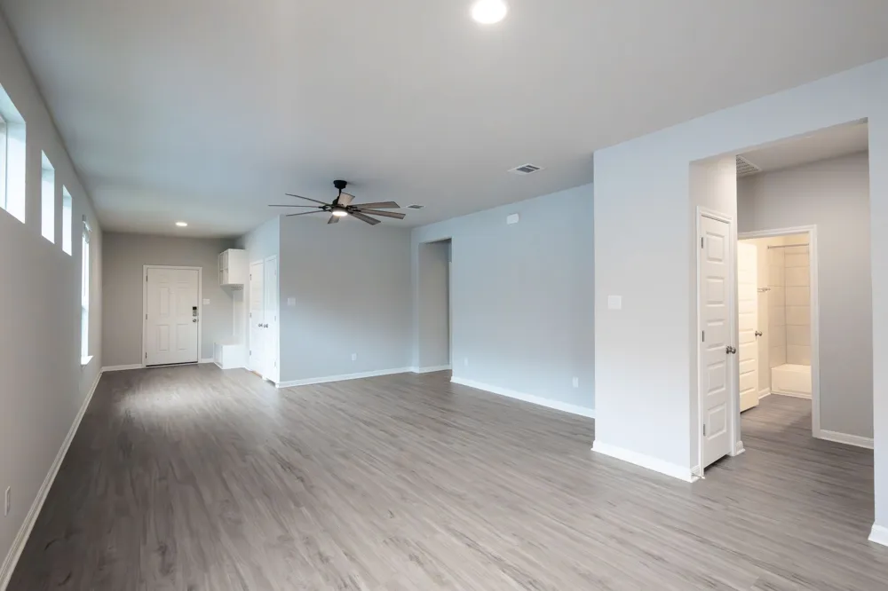 208 Kellys Heroes Way Jarrell, TX 76537