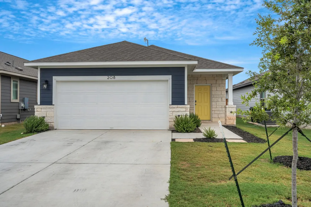 208 Kellys Heroes Way Jarrell, TX 76537