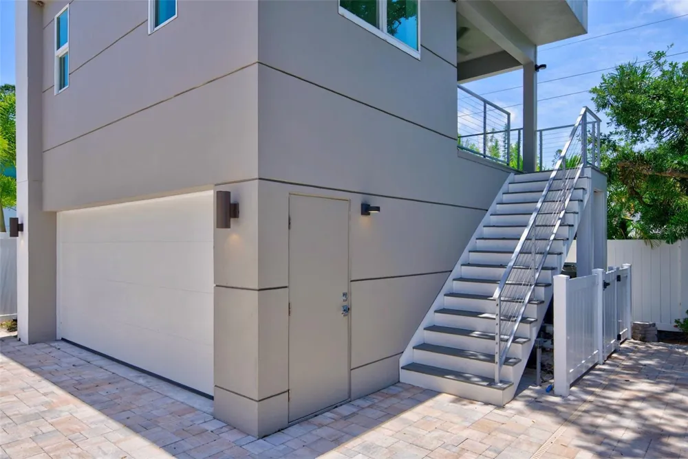 2430 FLOYD STREET Sarasota, FL 34239