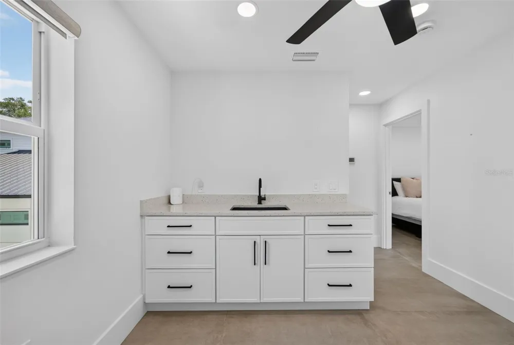 2430 FLOYD STREET Sarasota, FL 34239