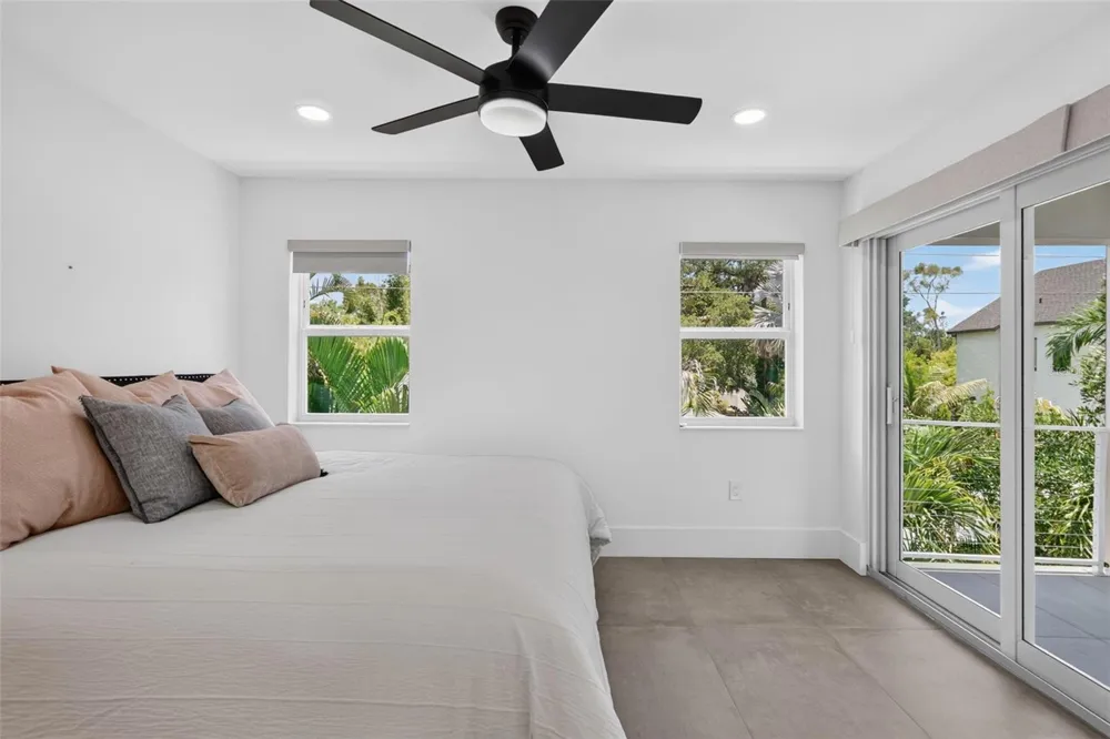 2430 FLOYD STREET Sarasota, FL 34239