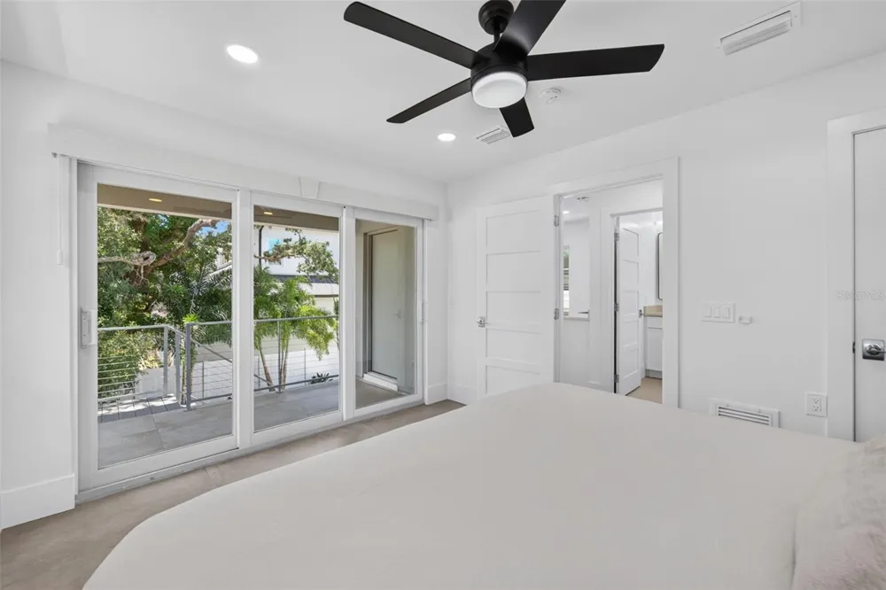 2430 FLOYD STREET Sarasota, FL 34239