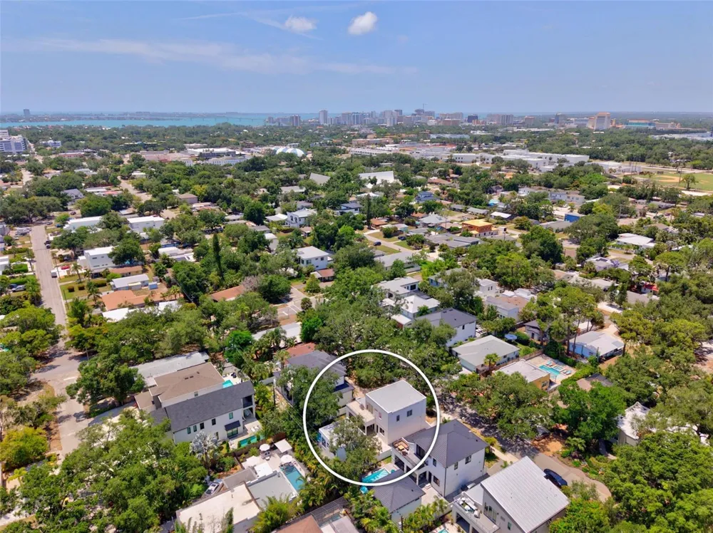 2430 FLOYD STREET Sarasota, FL 34239