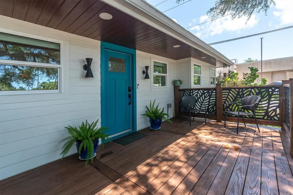 6921 MANGO AVENUE S St Petersburg, FL 33707