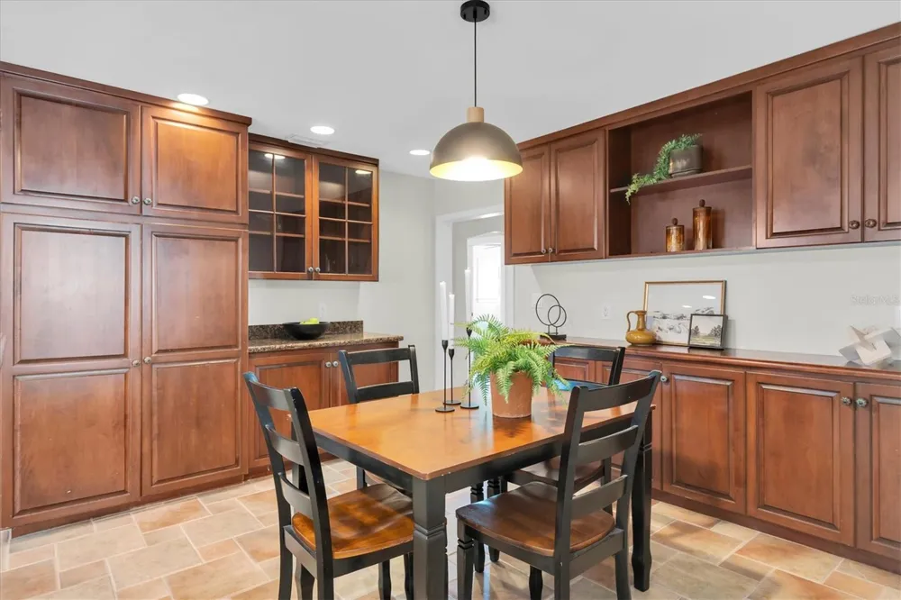 6921 MANGO AVENUE S St Petersburg, FL 33707