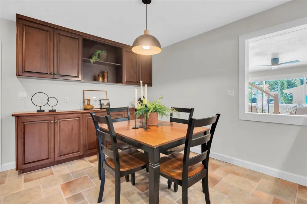 6921 MANGO AVENUE S St Petersburg, FL 33707