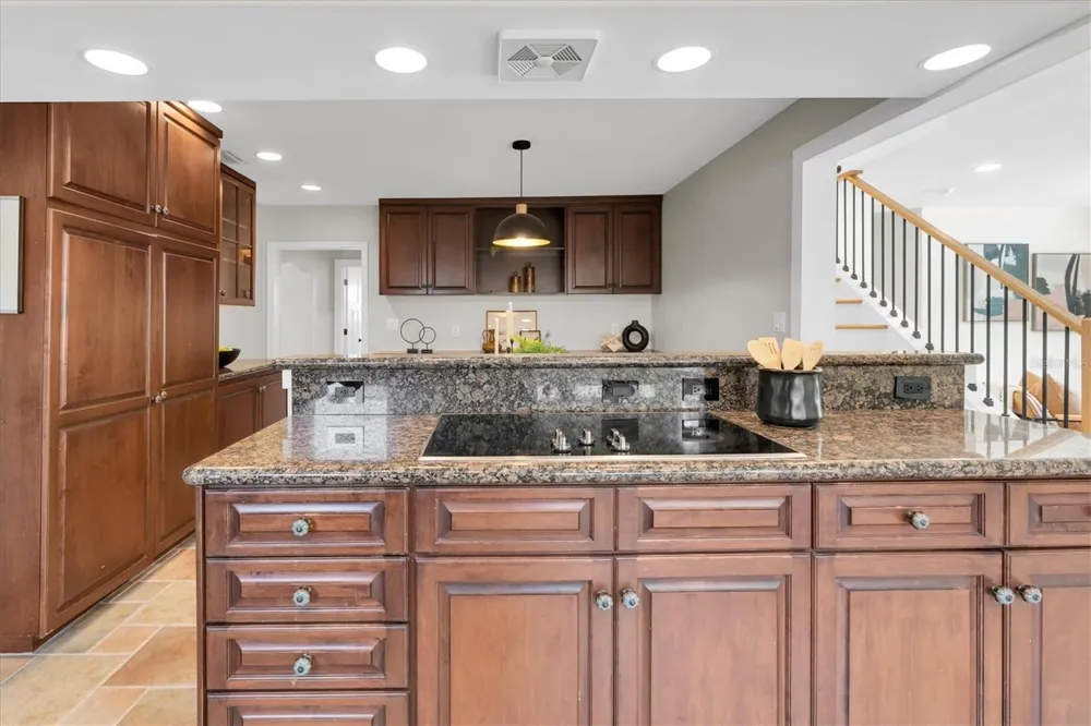 6921 MANGO AVENUE S St Petersburg, FL 33707