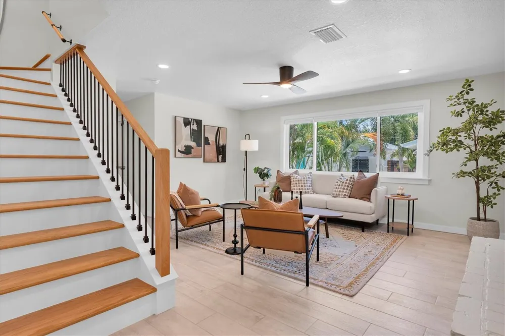 6921 MANGO AVENUE S St Petersburg, FL 33707