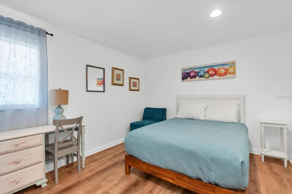 6921 MANGO AVENUE S St Petersburg, FL 33707