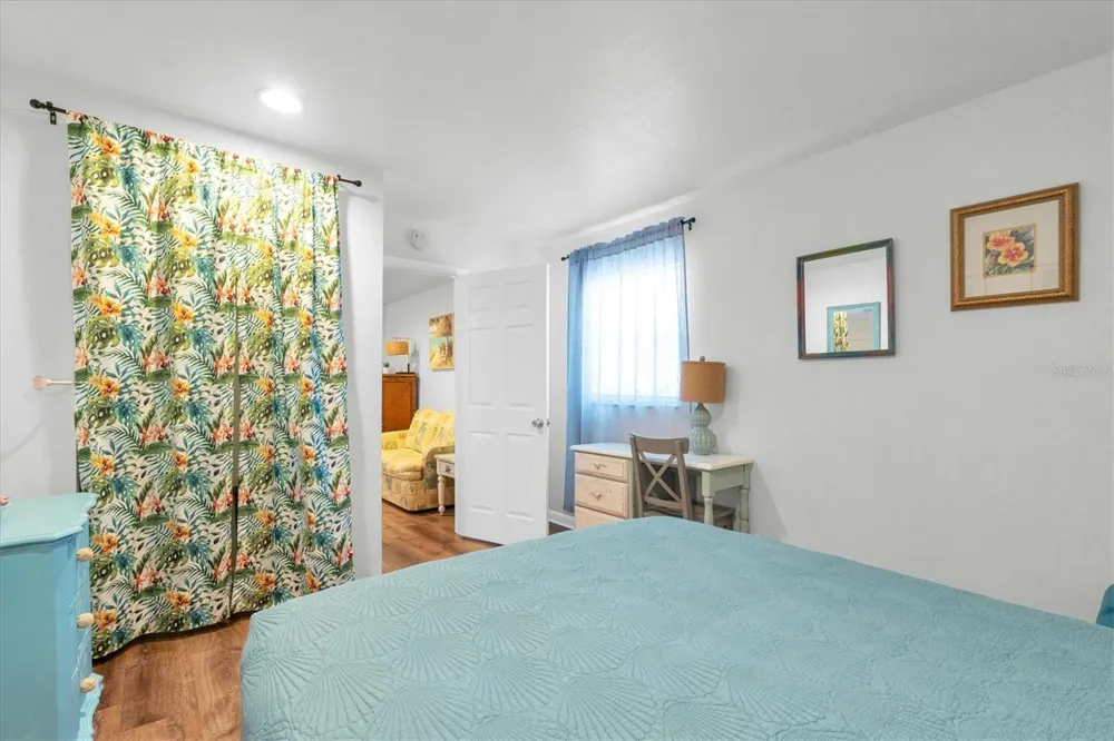 6921 MANGO AVENUE S St Petersburg, FL 33707
