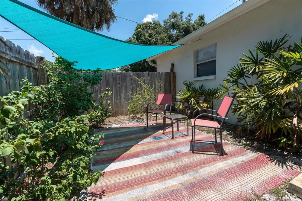 6921 MANGO AVENUE S St Petersburg, FL 33707