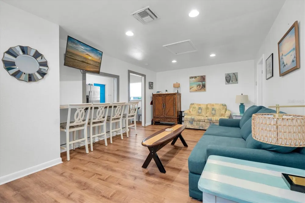 6921 MANGO AVENUE S St Petersburg, FL 33707