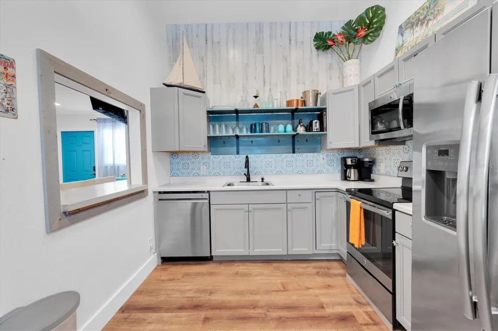 6921 MANGO AVENUE S St Petersburg, FL 33707