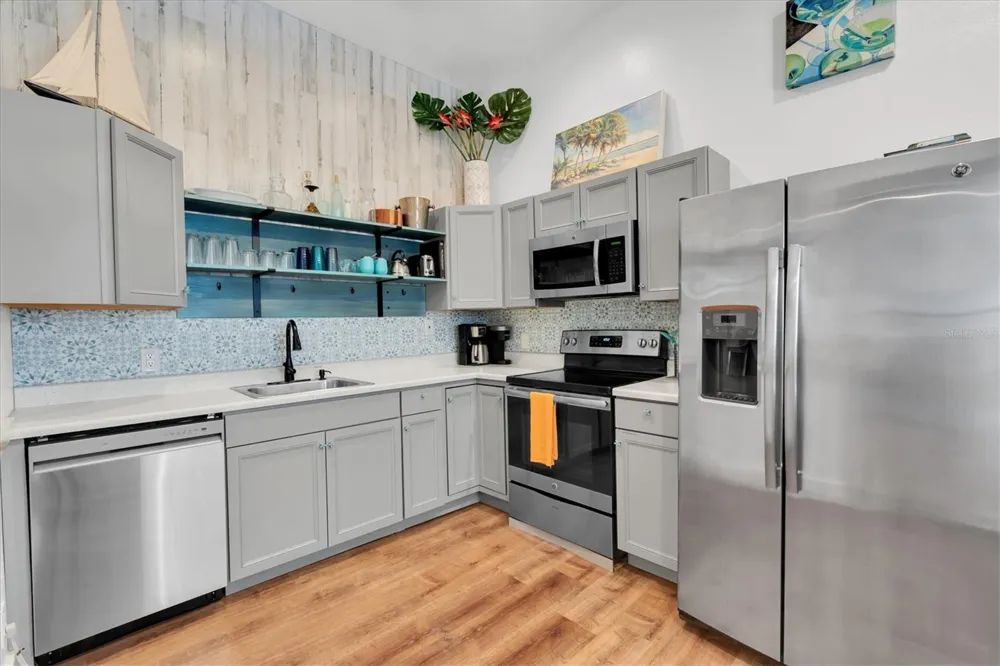 6921 MANGO AVENUE S St Petersburg, FL 33707
