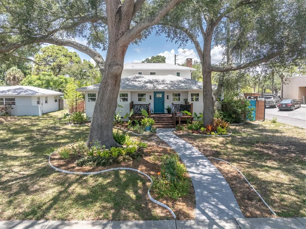 6921 MANGO AVENUE S St Petersburg, FL 33707