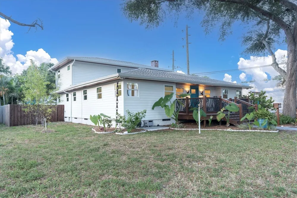 6921 MANGO AVENUE S St Petersburg, FL 33707