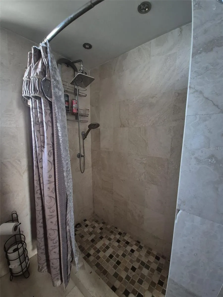 . LAUREL #2306 San Juan, PR 00913