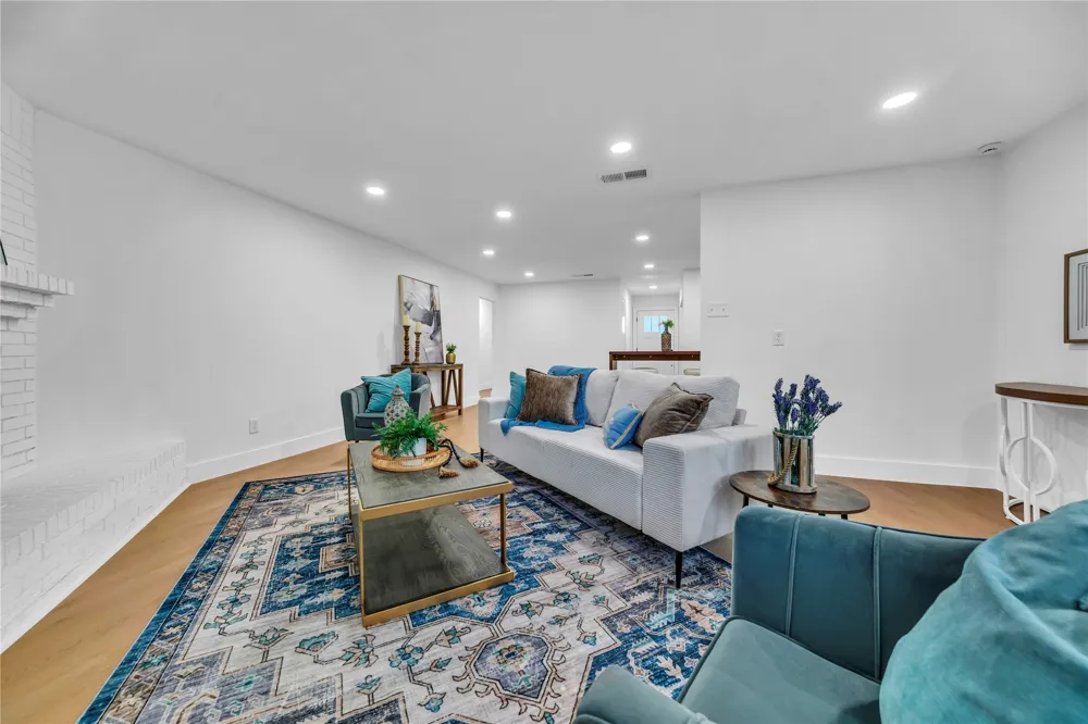 6437 Carousel Drive Watauga, TX 76148