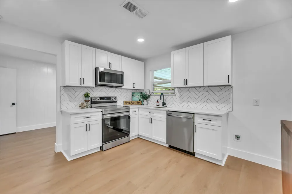 6437 Carousel Drive Watauga, TX 76148