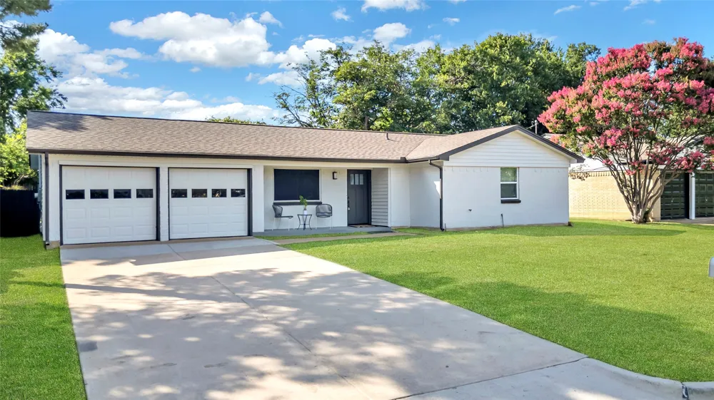 6437 Carousel Drive Watauga, TX 76148