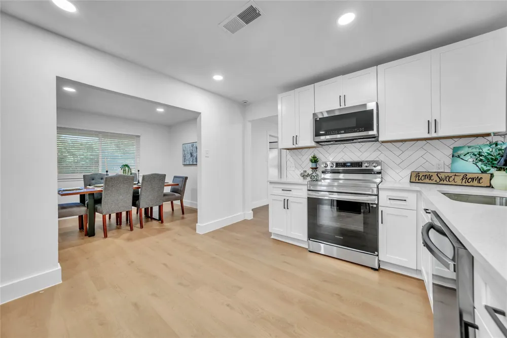 6437 Carousel Drive Watauga, TX 76148