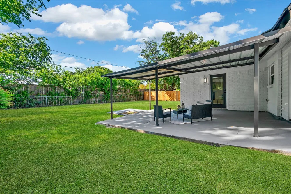 6437 Carousel Drive Watauga, TX 76148