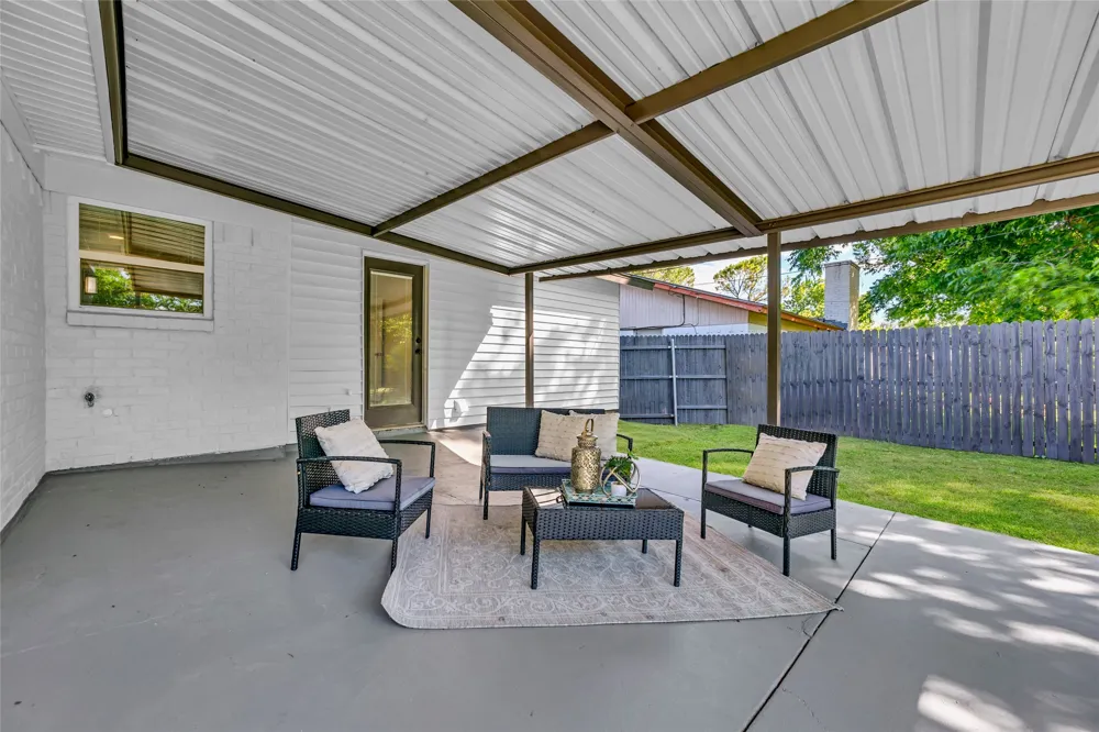 6437 Carousel Drive Watauga, TX 76148