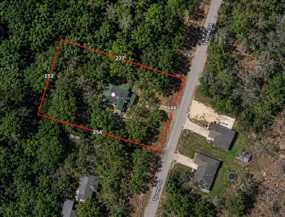 24532 Tyrone Hempstead, TX 77445