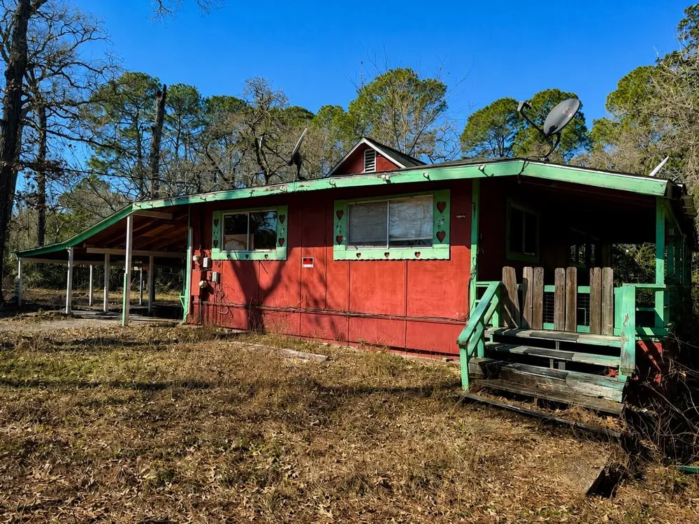 24532 Tyrone Hempstead, TX 77445
