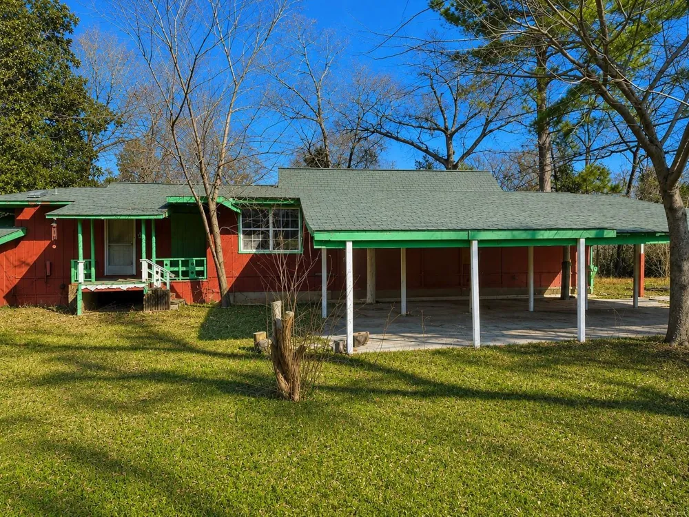 24532 Tyrone Hempstead, TX 77445