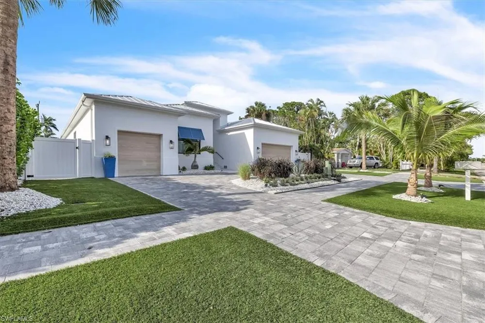 1187 22nd Avenue Naples, FL 34103