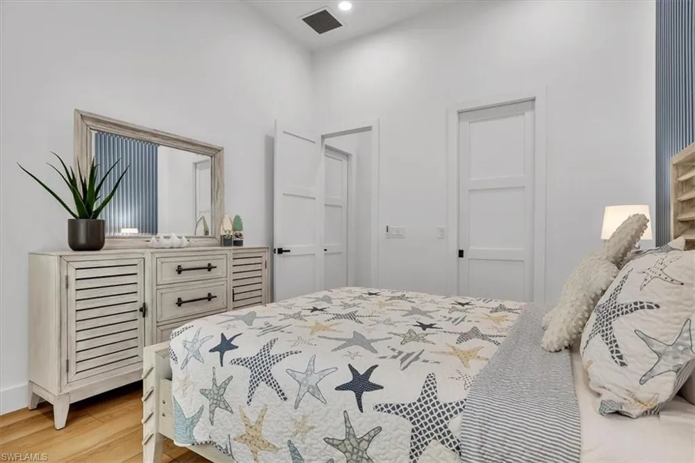 1187 22nd Avenue Naples, FL 34103