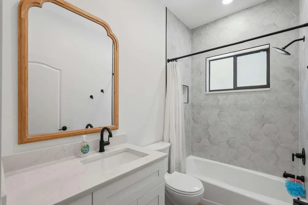 6301 86TH AVENUE Pinellas Park, FL 33782