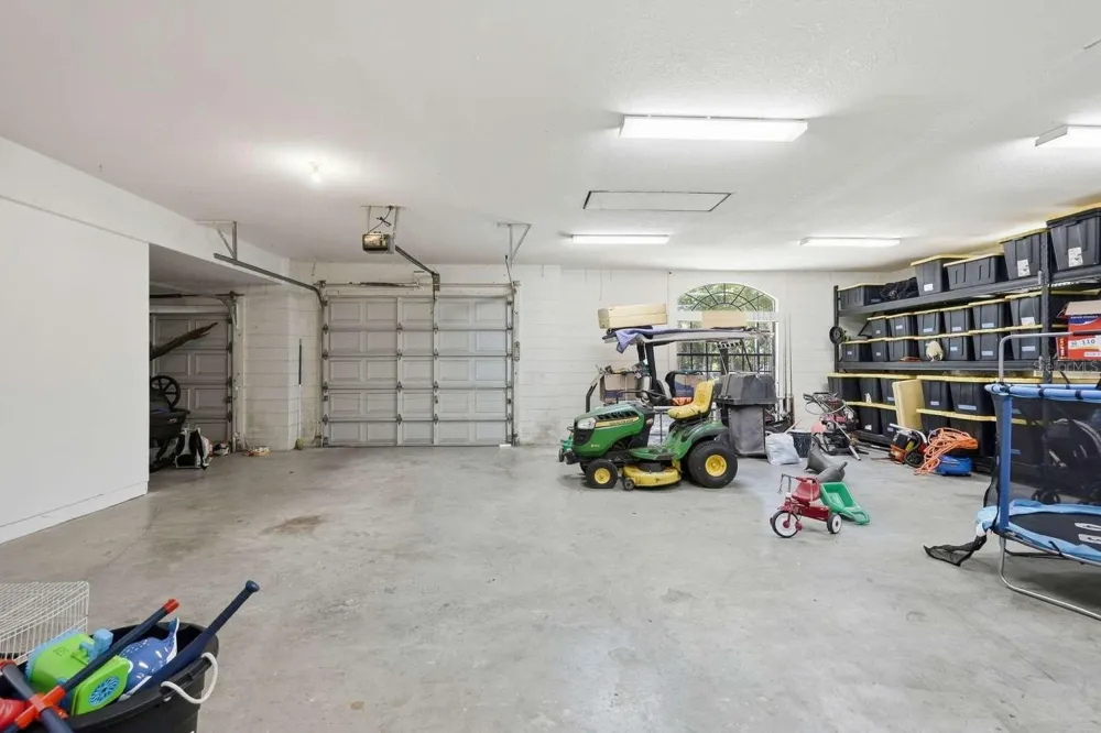 6301 86TH AVENUE Pinellas Park, FL 33782