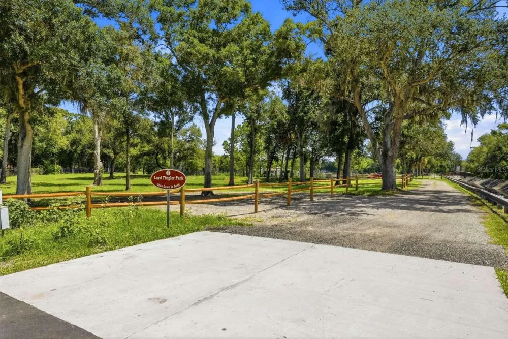6301 86TH AVENUE Pinellas Park, FL 33782