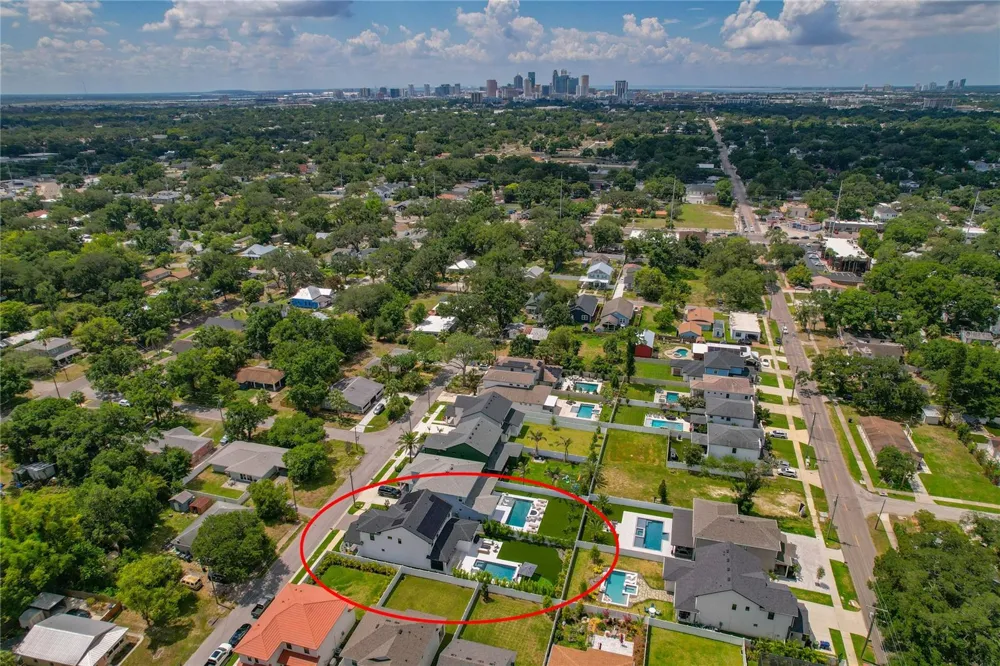 4208 CLEARFIELD AVENUE Tampa, FL 33603