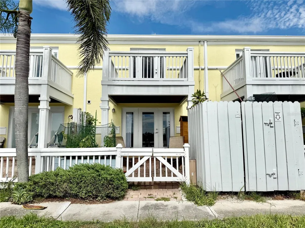 3751 POMPANO DRIVE SE #3751 St Petersburg, FL 33705