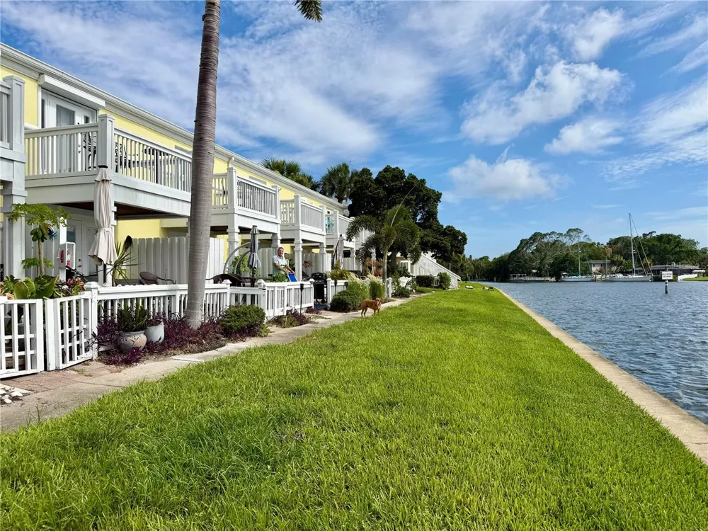 3751 POMPANO DRIVE SE #3751 St Petersburg, FL 33705